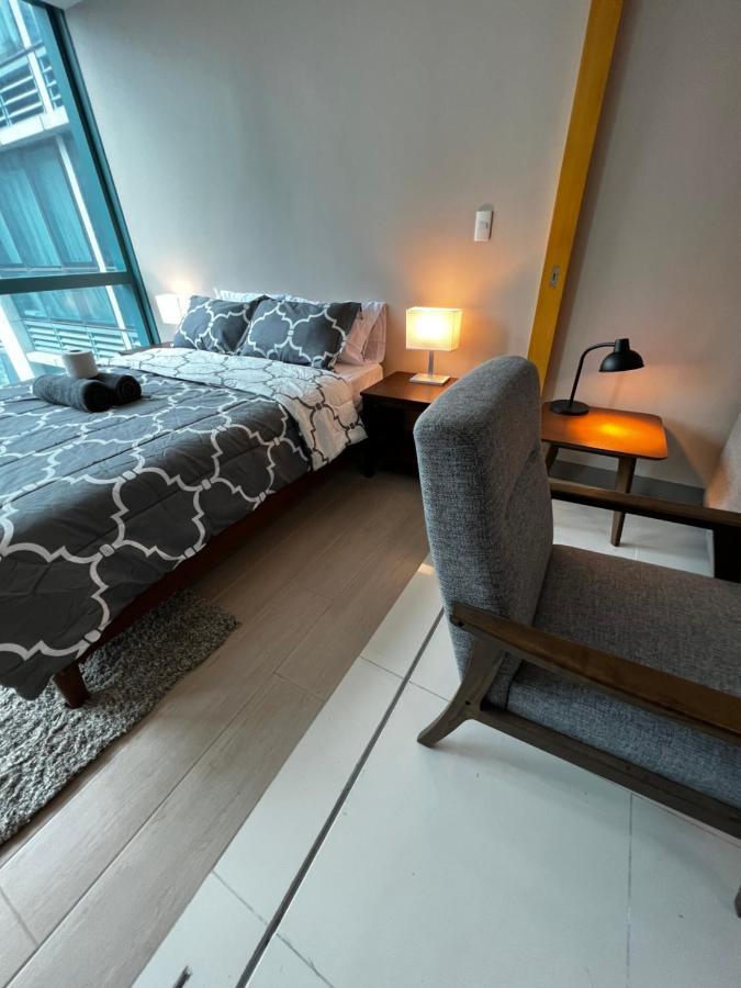1 Bedroom Uptown Bgc Across Uptown Mall Manila Luaran gambar