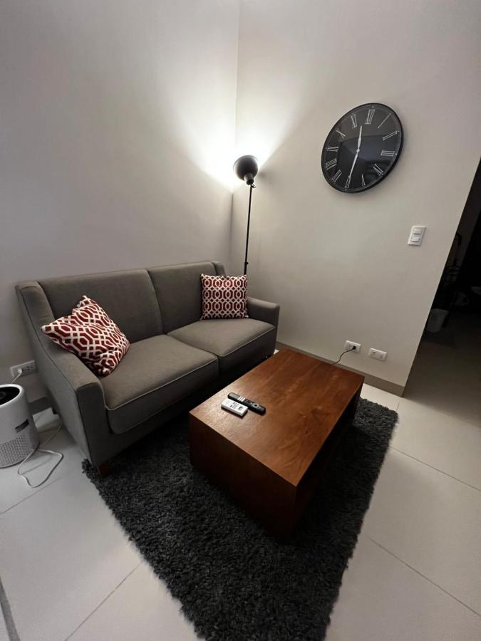 1 Bedroom Uptown Bgc Across Uptown Mall Manila Luaran gambar
